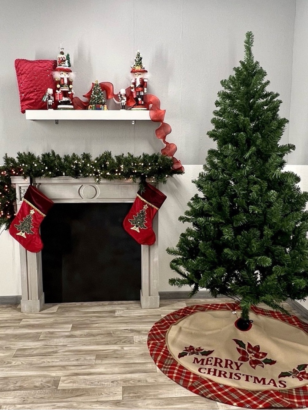 Merry Christmas Burlap Tree Skirt with Red Plaid Trim